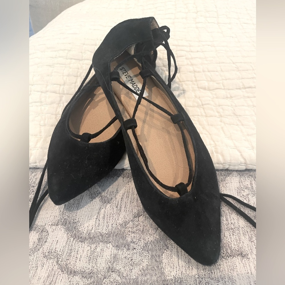 Steve Madden Lace up Suede Pointed Flats